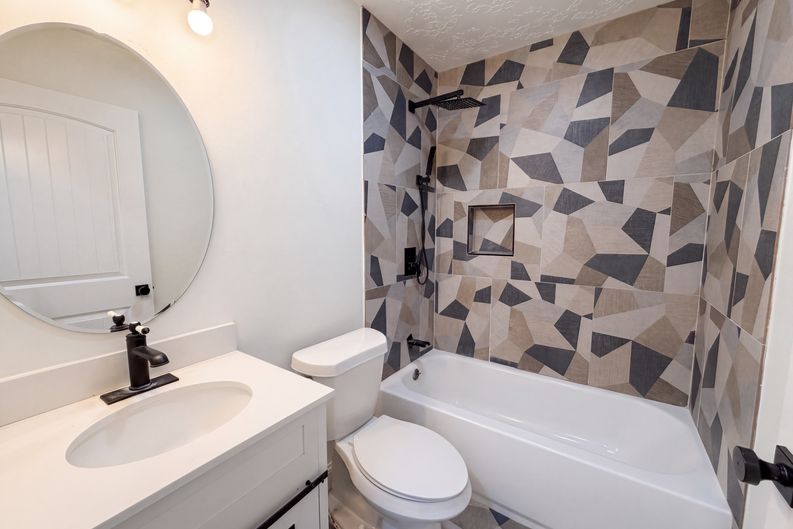 Photo 12 of 17 of 4011 Hunnington Dr, Conroe, TX