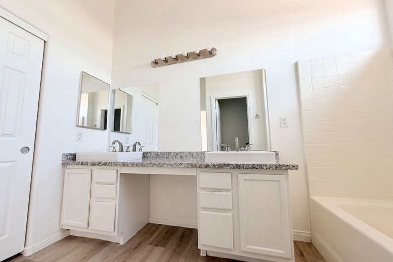 Photo 16 of 32 of 5132 Rocky Bluff St, North Las Vegas, NV