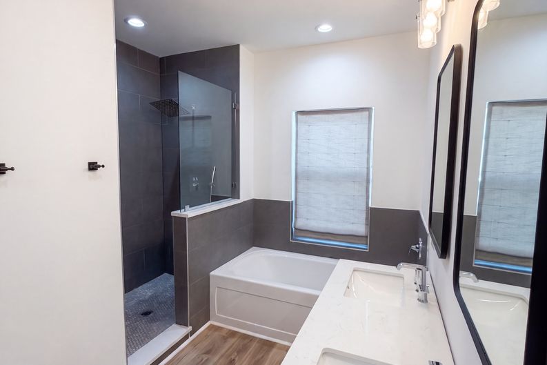 Photo 10 of 22 of 1020 17th St, Plano, TX
