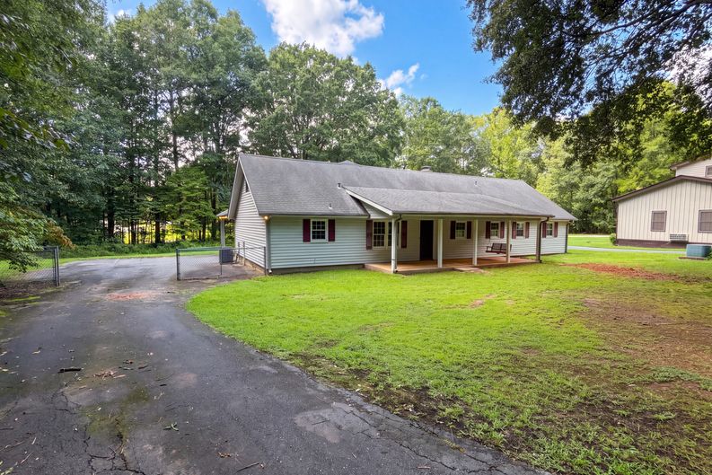 Photo 22 of 34 of 2310 McEachern School Rd, Powder Springs, GA