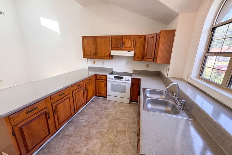 Photo 6 of 23 of 17 Dover Trl, Peachtree City, GA