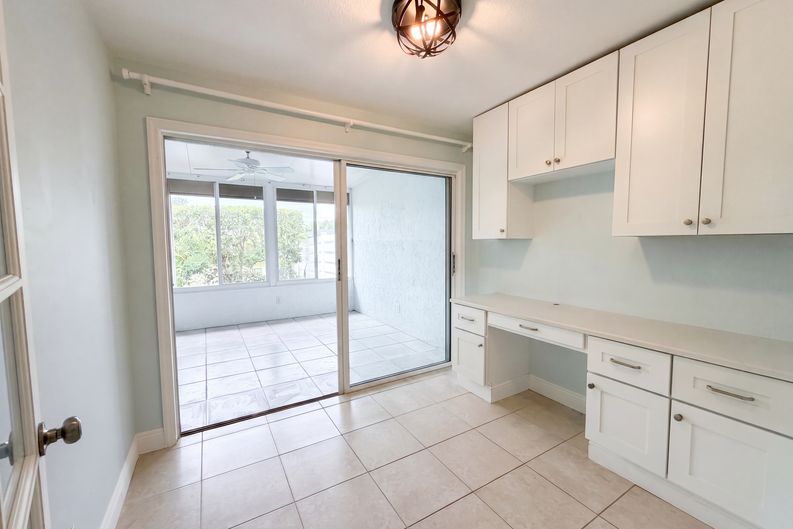 Photo 13 of 34 of 4816 61st Avenue Ter W, Bradenton, FL