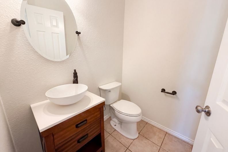Photo 14 of 24 of 117 Brentwood Dr, Georgetown, TX