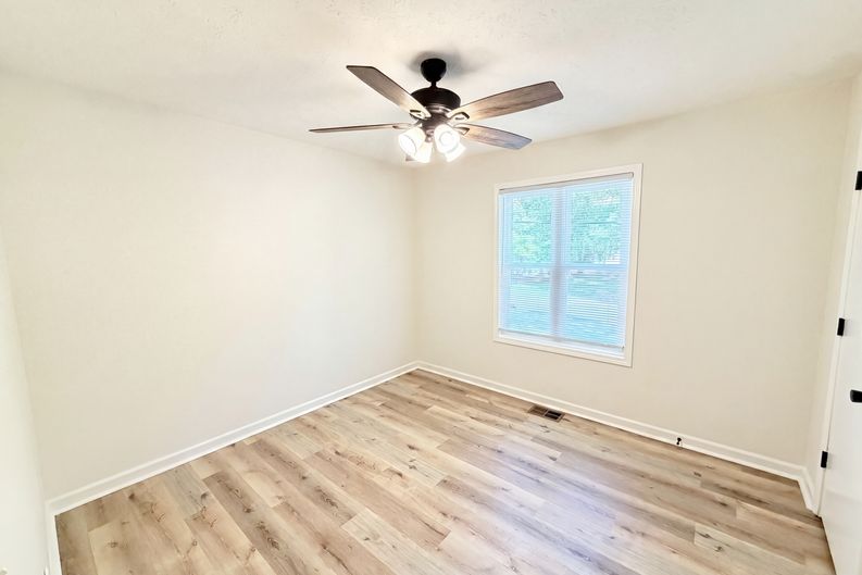 Photo 12 of 24 of 1327 Towne Harbor Trl, Woodstock, GA