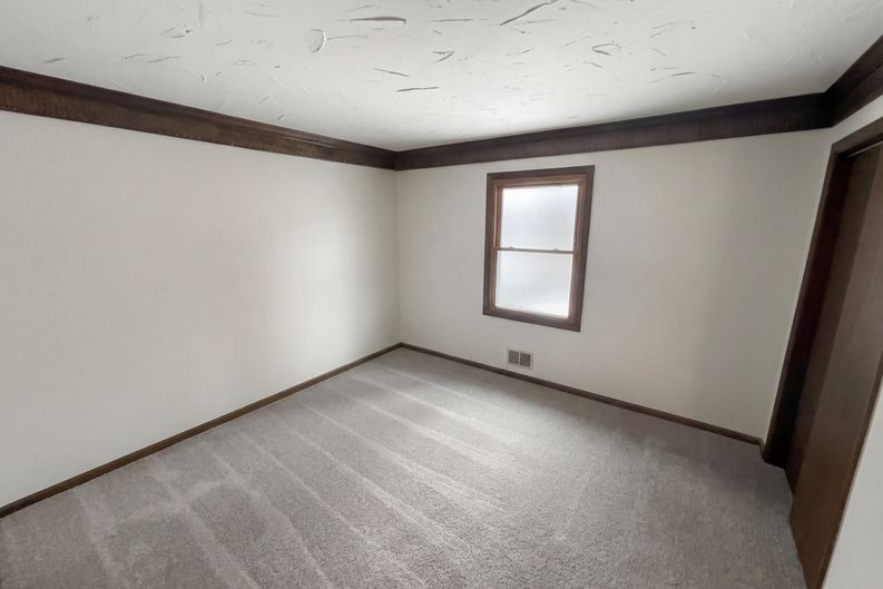 Photo 17 of 26 of 6811 Kingman Dr, Indianapolis, IN