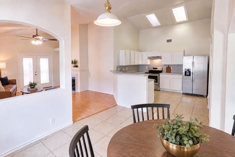 Photo 6 of 17 of 16712 Shipshaw River Dr, Leander, TX