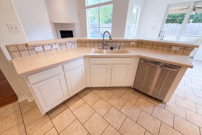 Photo 10 of 40 of 25719 Shady Spruce Ln, Katy, TX