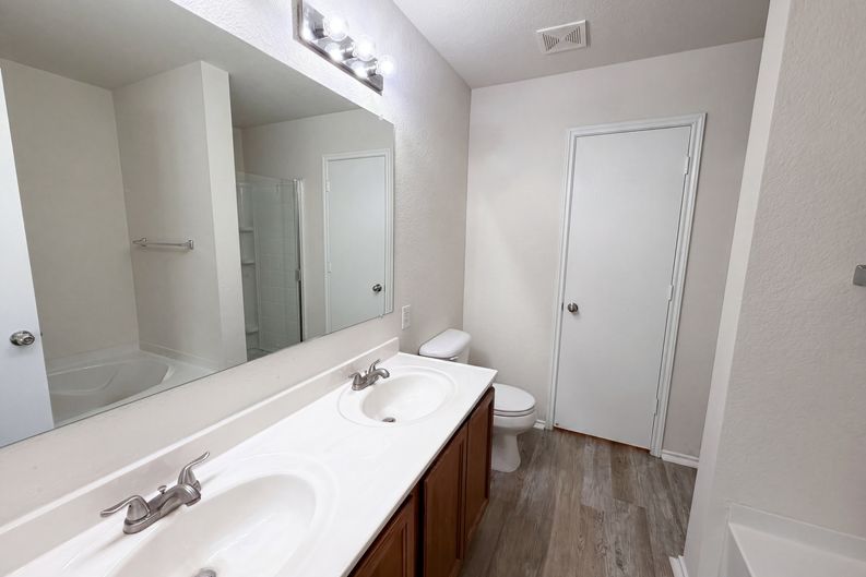 Photo 17 of 23 of 2904 Lake Vista Dr, Wylie, TX