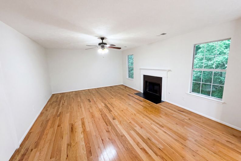 Photo 8 of 50 of 1800 Ivy Stone Ct, Buford, GA