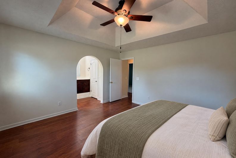 Photo 14 of 26 of 3040 Raymonds Ct, Loganville, GA