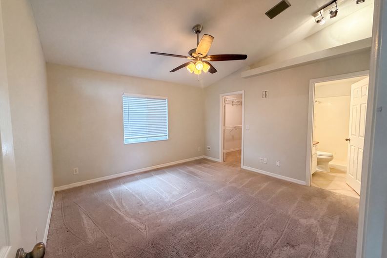 Photo 4 of 18 of 1719 Needle Palm Dr, Edgewater, FL