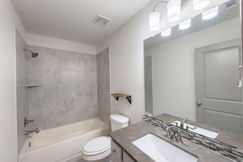Photo 17 of 24 of 6702 Terania Cir, Katy, TX