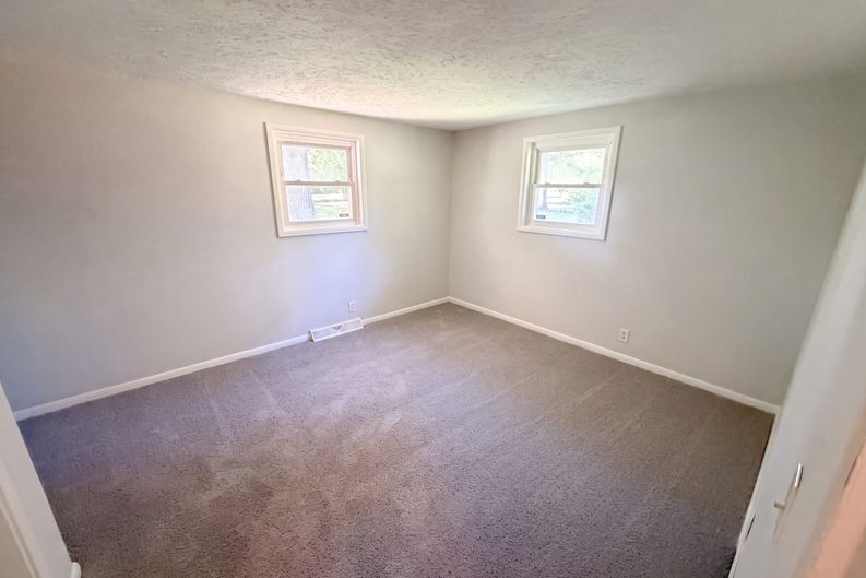 Photo 16 of 19 of 2434 W 67th St, Indianapolis, IN