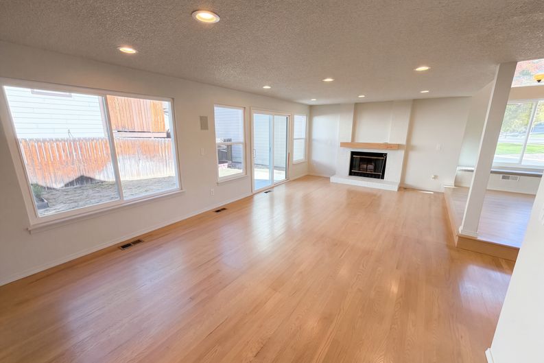 Photo 3 of 35 of 10471 W 83rd Pl, Arvada, CO