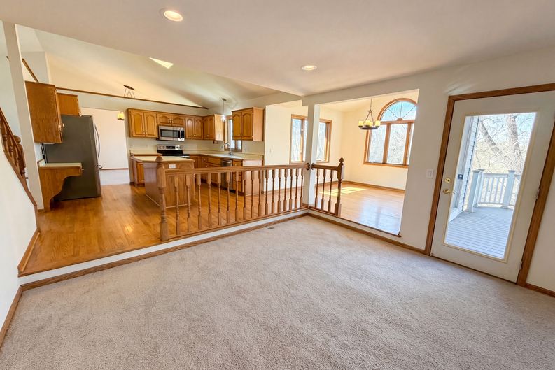 Photo 7 of 38 of 8433 Upland Ln N, Maple Grove, MN