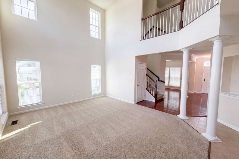 Photo 11 of 27 of 13306 Castlewellan Dr, Chester, VA