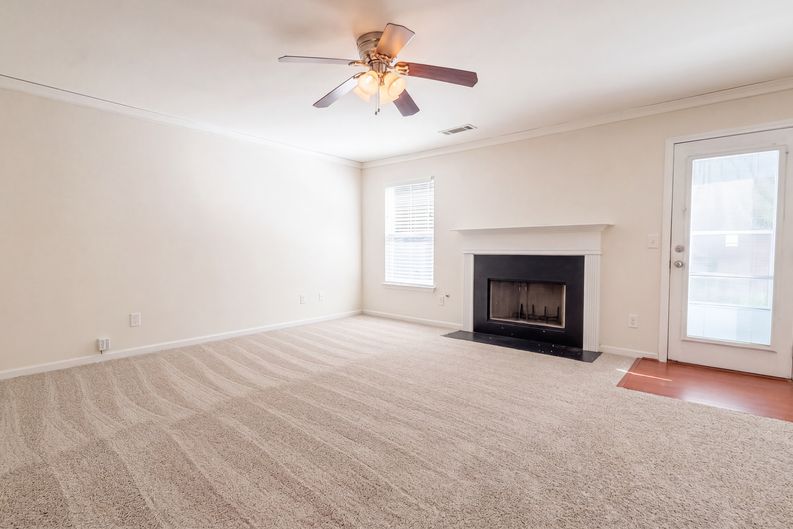 Photo 3 of 25 of 330 Oxnard Cir SW, Atlanta, GA