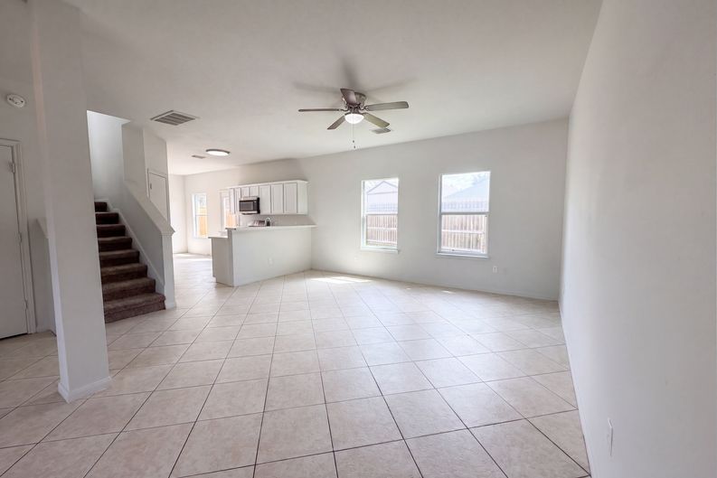 Photo 8 of 21 of 3911 Teal Vista Ct, Fresno, TX