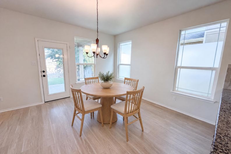 Photo 6 of 19 of 252 Sage Derby Dr, Hutto, TX