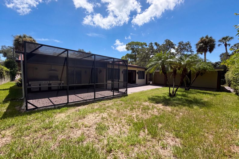 Photo 5 of 26 of 1515 S West Shore Blvd, Tampa, FL