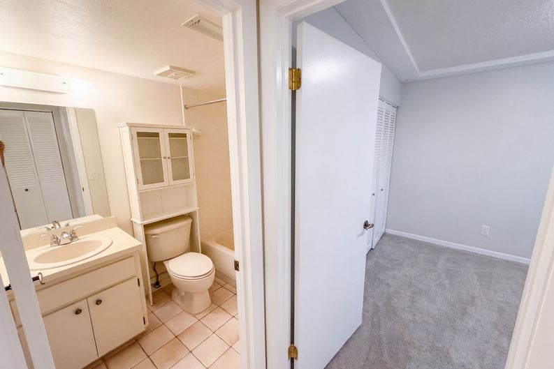 Photo 11 of 37 of 1465 Millstream Ln, Dunedin, FL