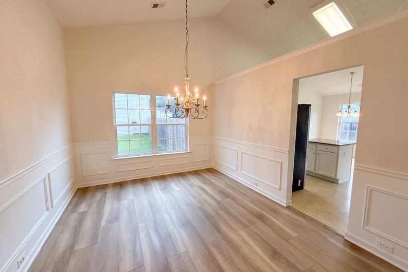 Photo 8 of 26 of 5482 Swanson Rd, Ellenwood, GA