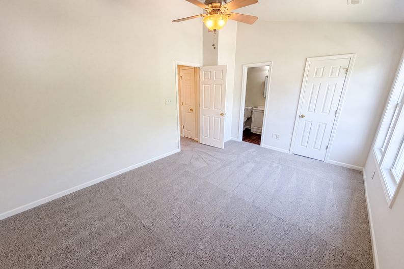 Photo 11 of 21 of 9514 Littleleaf Dr, Charlotte, NC