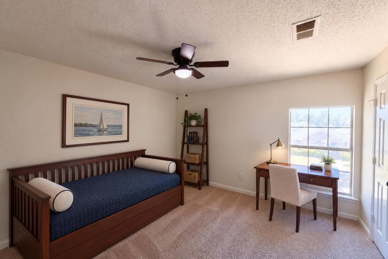 Photo 12 of 21 of 2405 Waterloo Ln, Mesquite, TX