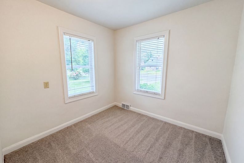Photo 8 of 18 of 6026 Xerxes Ave S, Edina, MN