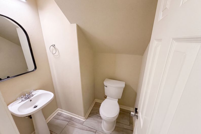 Photo 17 of 28 of 10250 Rolleston Ln, Houston, TX