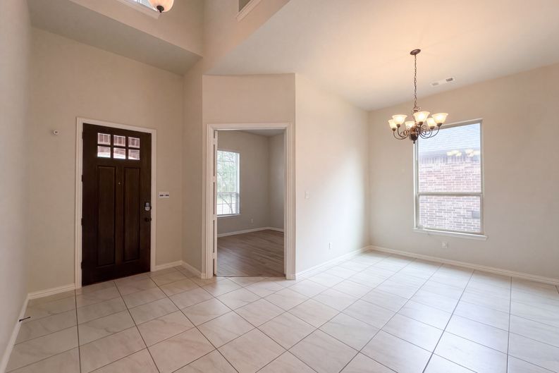 Photo 13 of 39 of 9332 Kaitlyn Ct, Lantana, TX