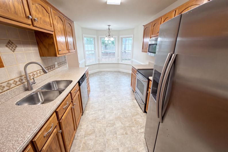 Photo 14 of 19 of 2037 Olde Towne Dr, Monroe, NC