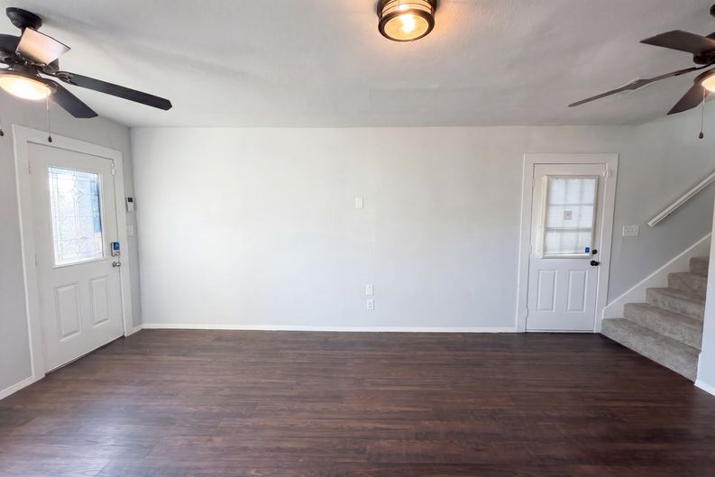Photo 8 of 17 of 4526 S Horseshoe Trl, The Colony, TX