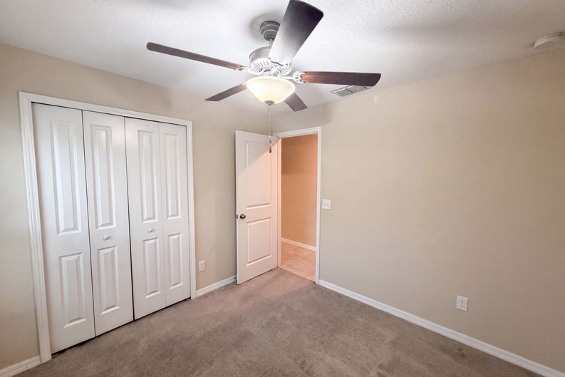 Photo 10 of 35 of 39693 Harvest Creek Ln, Zephyrhills, FL