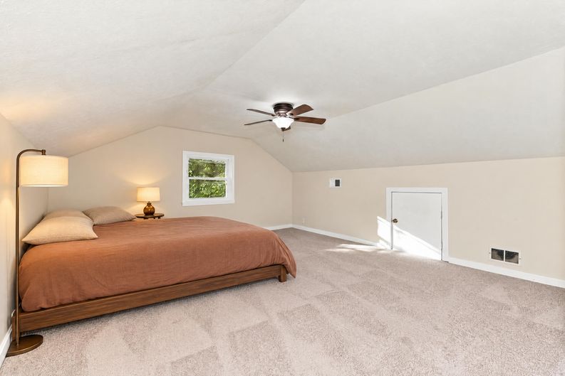 Photo 14 of 21 of 1207 W Spring Valley Pike, Dayton, OH