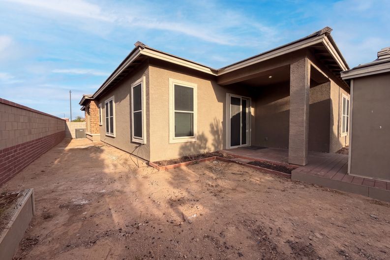 Photo 5 of 34 of 13706 N 144th Dr, Surprise, AZ