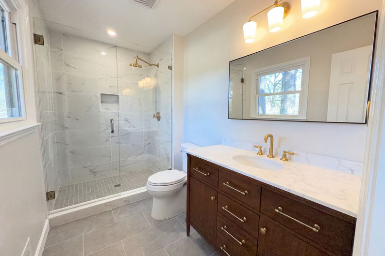 Photo 6 of 23 of 5048 Kerry Downs Rd, Hoover, AL