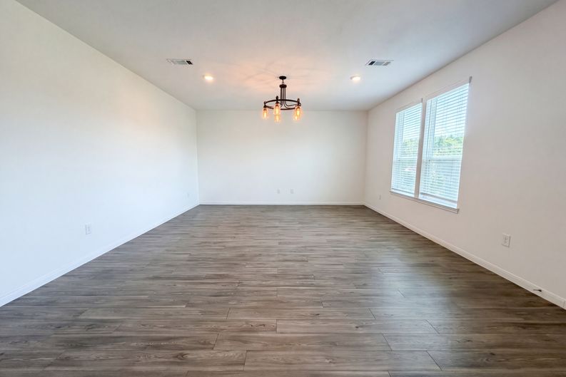 Photo 6 of 24 of 25635 Balsamroot Dr, Magnolia, TX