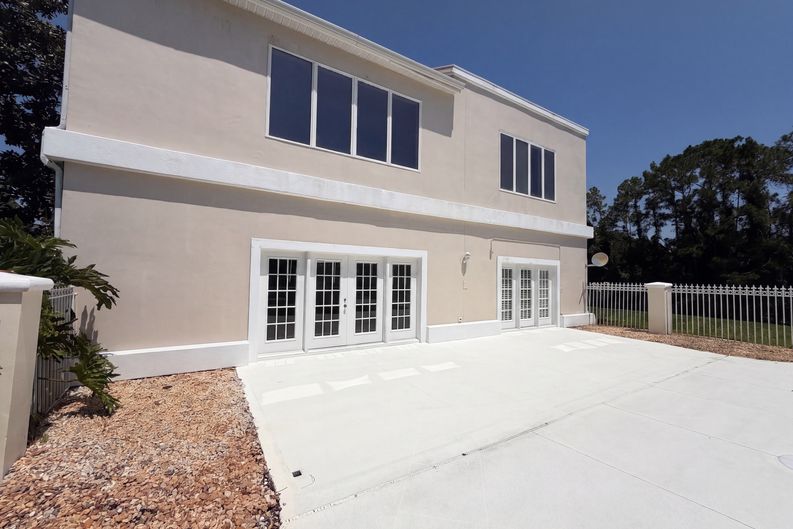 Photo 5 of 25 of 24 Bay Pointe Dr, Ormond Beach, FL