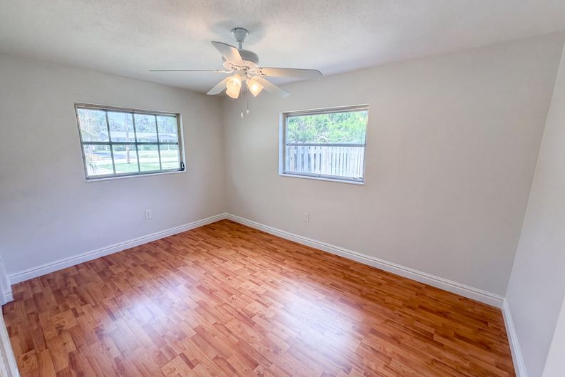 Photo 16 of 30 of 2617 S Fairway Dr, Melbourne, FL