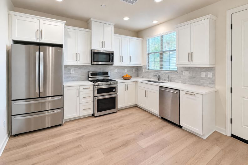 Photo 4 of 21 of 125 Lantana Dr, Stanton, CA