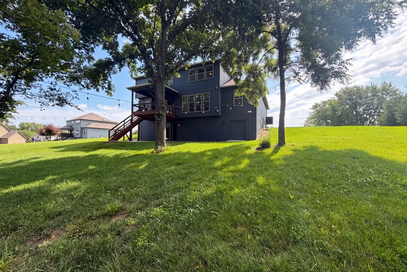 Photo 5 of 34 of 7540 N Amity Ave, Kansas City, MO