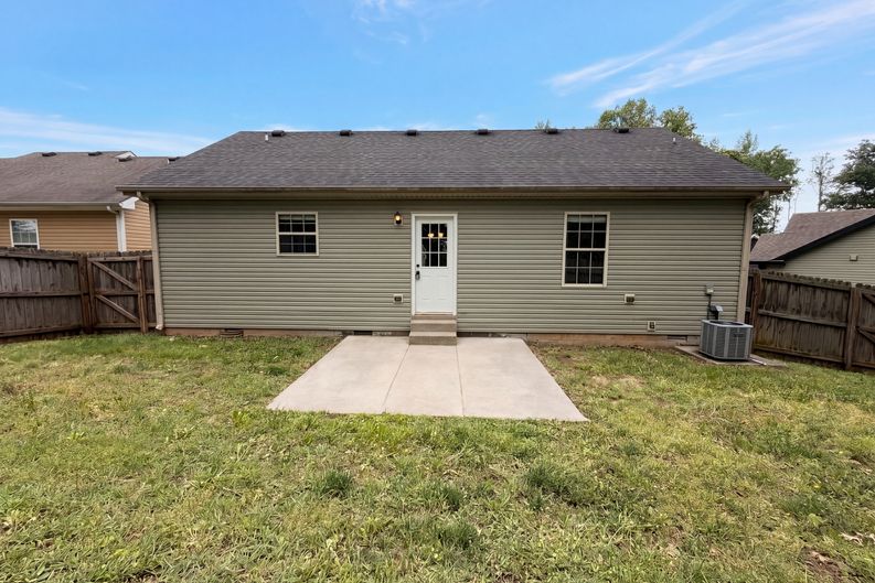 Photo 5 of 19 of 741 Inver Ln, Clarksville, TN