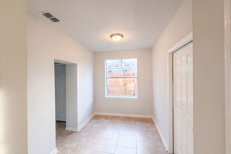 Photo 15 of 26 of 6535 Lou Dr N, Jacksonville, FL