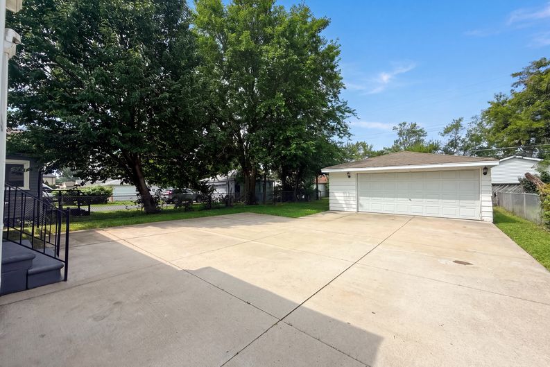 Photo 15 of 20 of 6455 Norborne Ave, Dearborn Heights, MI