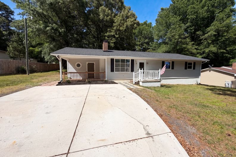 Photo 14 of 16 of 2815 Midpines Dr, Winston Salem, NC