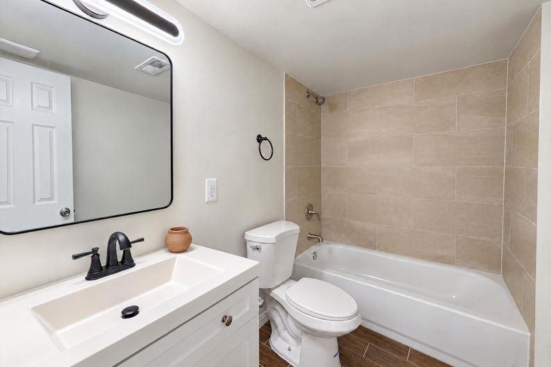 Photo 13 of 20 of 3007 Fairhill Rd, Fairfax, VA