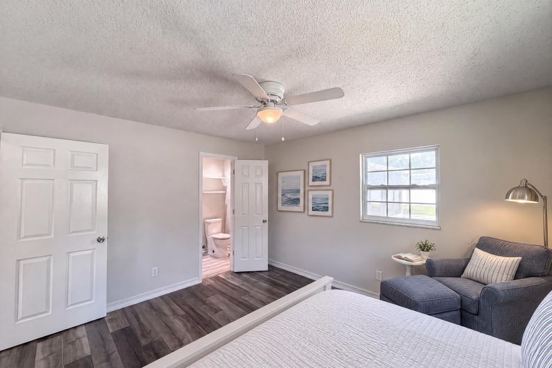 Photo 10 of 18 of 1823 Lori Ln W, Lakeland, FL