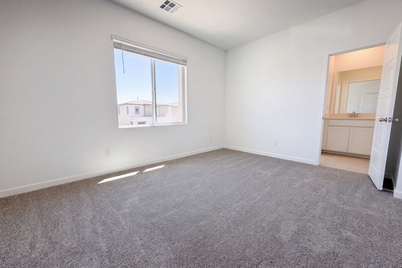 Photo 4 of 19 of 8364 Caldera Hills Ave, Las Vegas, NV