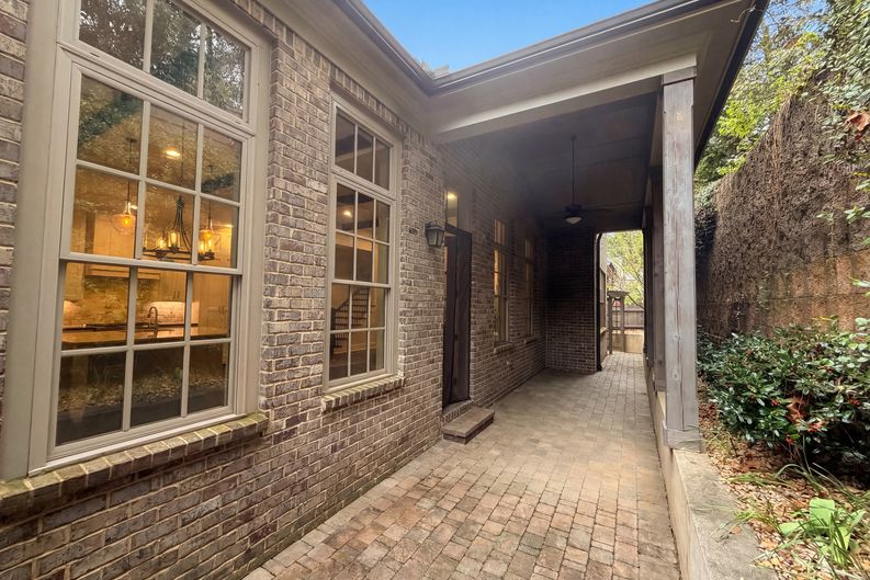 Photo 33 of 38 of 1803 Kent Ave, Dunwoody, GA